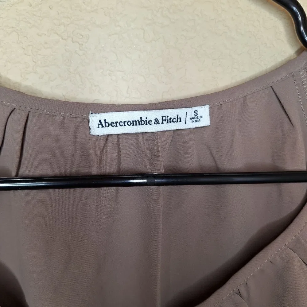Abercrombie & fitch long sleeve open neck top brown size small